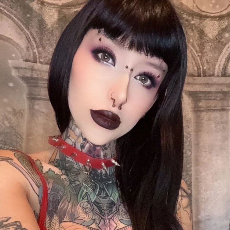 Goth M0mmy Lilli big tiddy goth m¡lf OnlyFans profile picture - Canadian creator