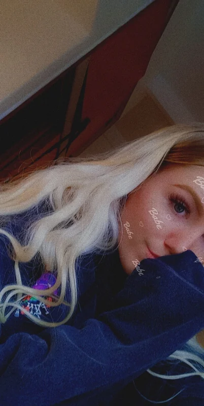R O S I E OnlyFans creator with engaging content