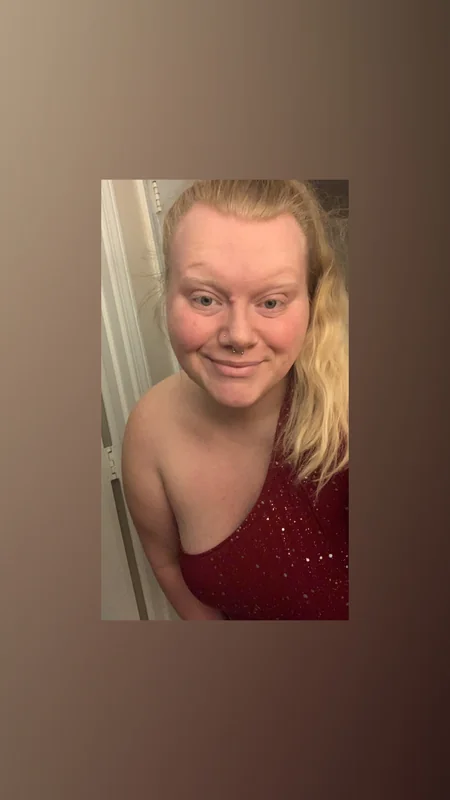 Little Raz OnlyFans solo content creator