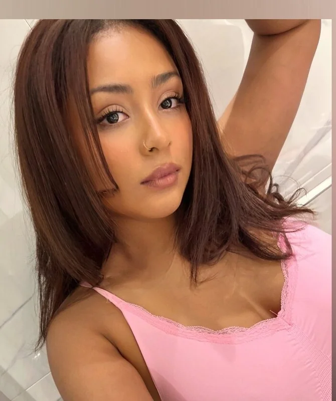 lilyluvrr OnlyFans profile picture - engaging creator