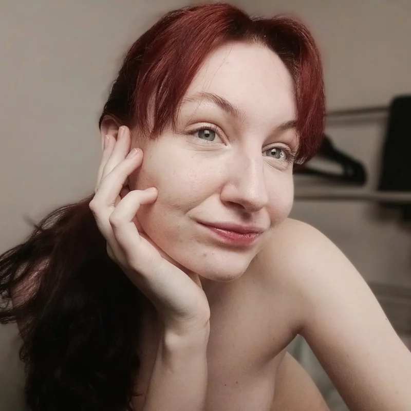 Lisa OnlyFans creator offering daily content
