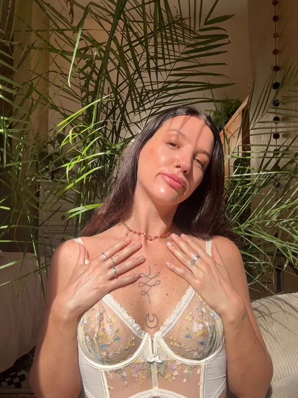 lisha vip OnlyFans submissive girlfriend