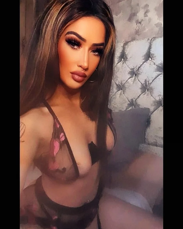 Victoria OnlyFans creator with engaging content