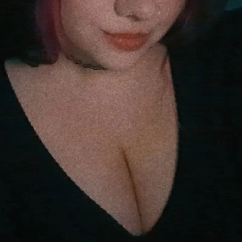 Lexi✨ OnlyFans creator with custom content