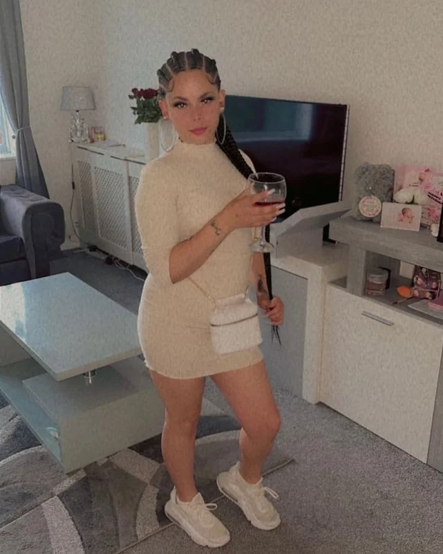 Issy OnlyFans creator from London
