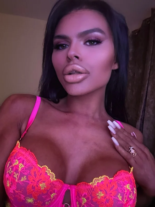 Livlomax OnlyFans creator with exclusive content