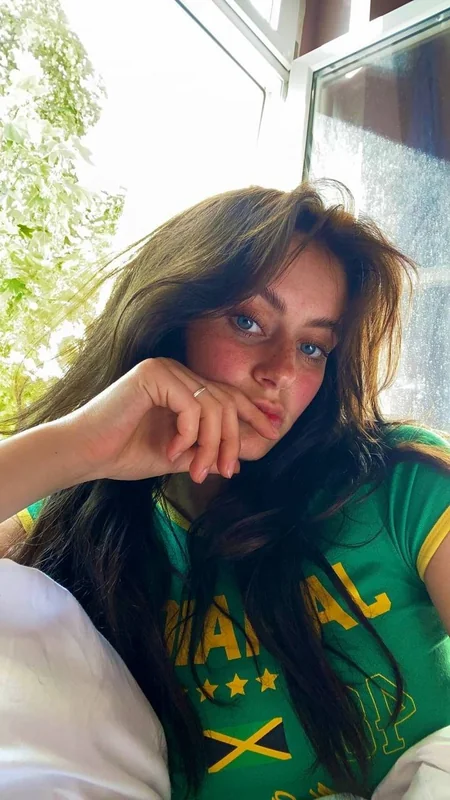 Liz on OnlyFans - a friendly creator