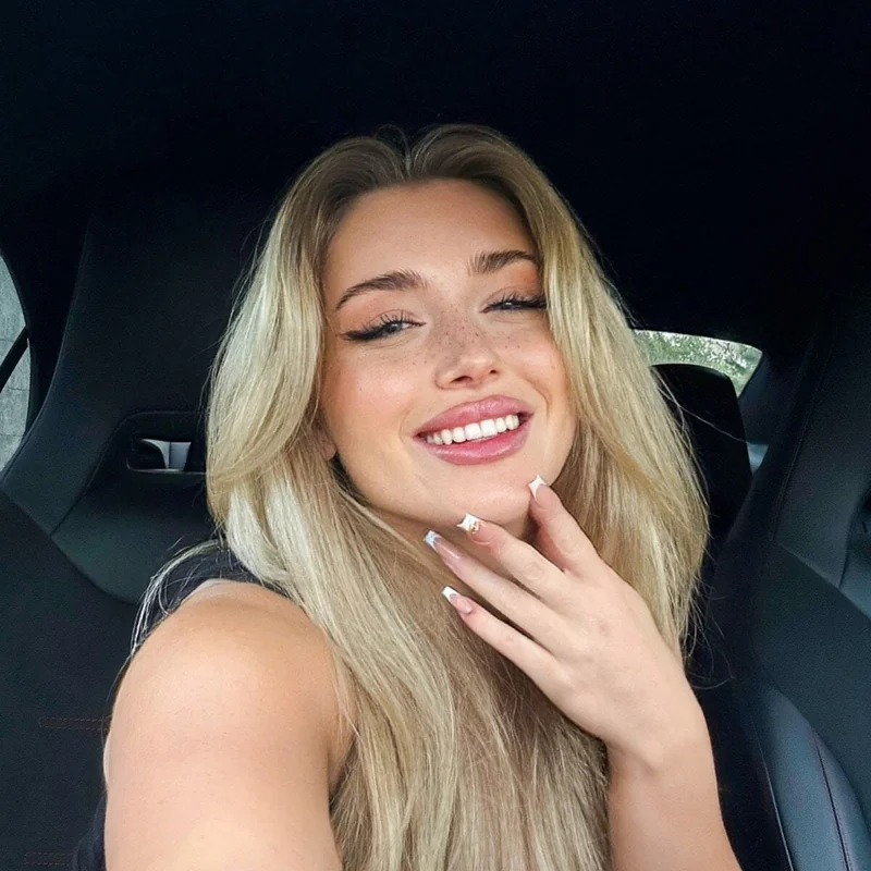 Lizzie Grey OnlyFans creator with exclusive content