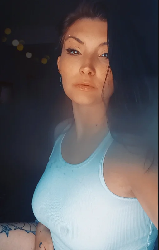 Lizz Luna OnlyFans gothic tattoo artist