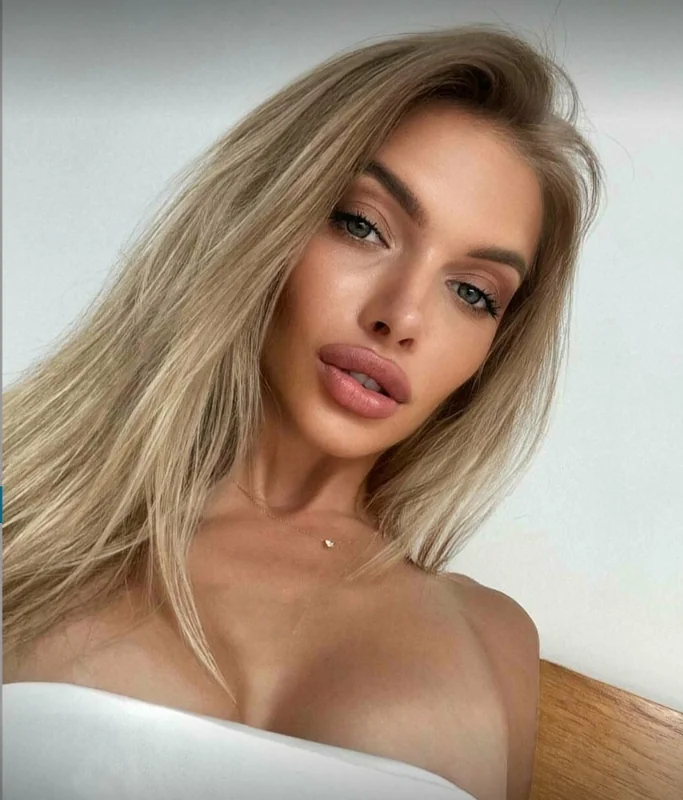 Lolllylu OnlyFans charming Ukrainian girl