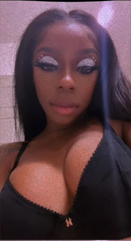 Lottie OnlyFans creator with captivating content