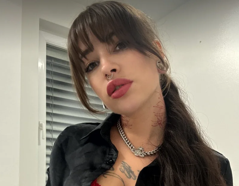 CHRIS - YOUR JIZZ BUCKET (@lovelychris) OnlyFans piercing (pierced nipples) creator profile photo