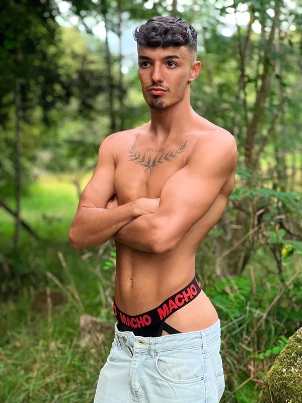 Lukesantana OnlyFans creator with exclusive content