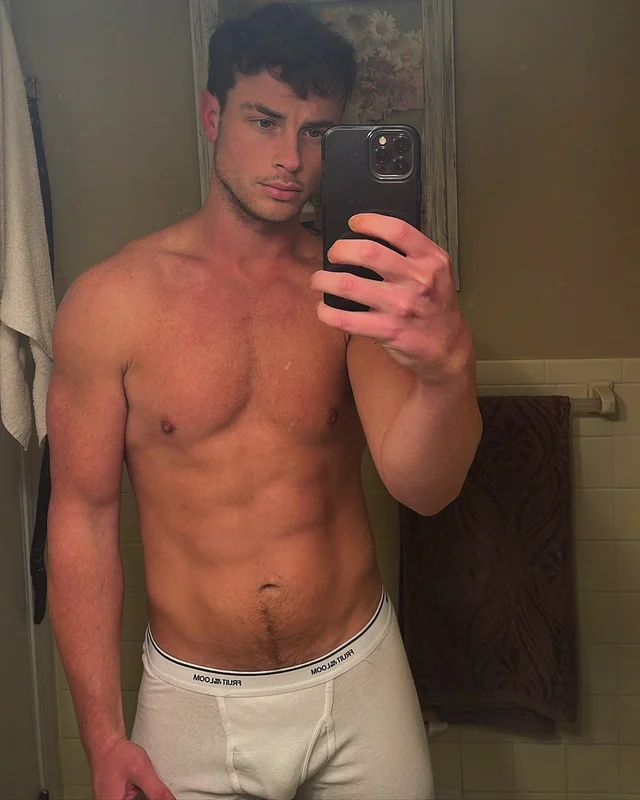 Lukehayes OnlyFans creator with exclusive content