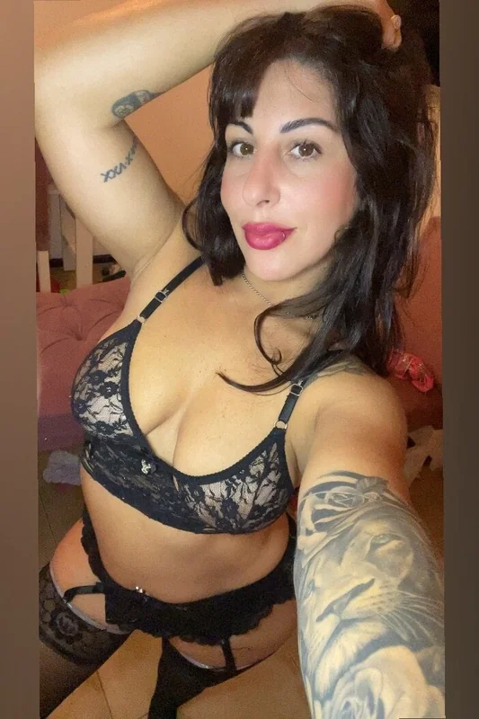 Lulyl0ve OnlyFans alt content creator