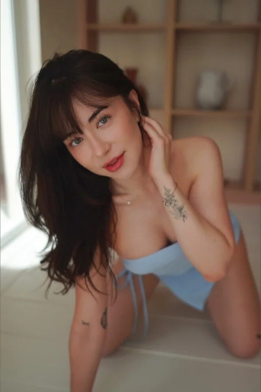 Luna Kisses OnlyFans fresh-faced Aussie-Asian creator