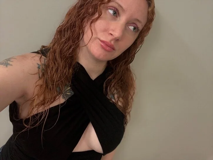 Madalynnmoon on OnlyFans tatted ginger milf