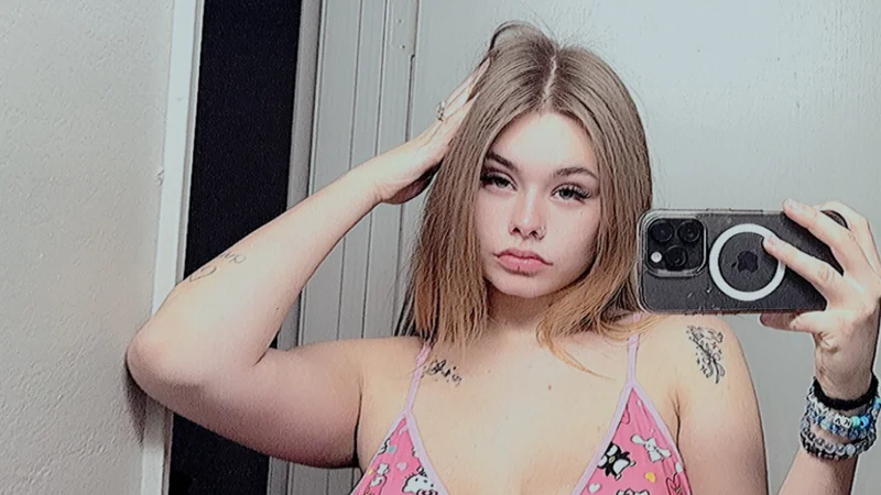M OnlyFans creator with tattoos