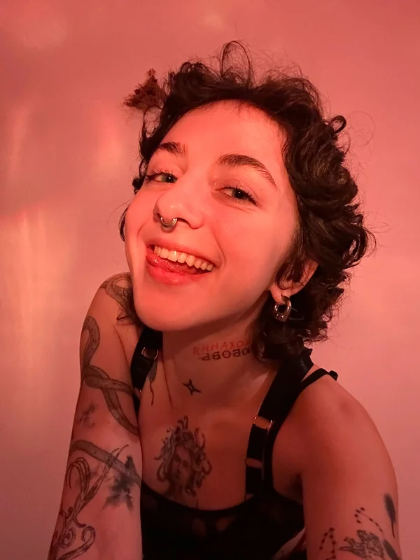Madisonolsenvip OnlyFans Non-binary creator