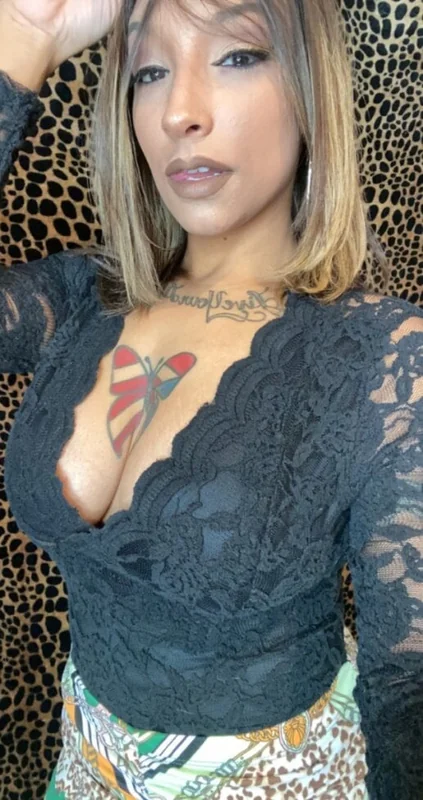 Mamipootykat OnlyFans glamorous tattooed creator