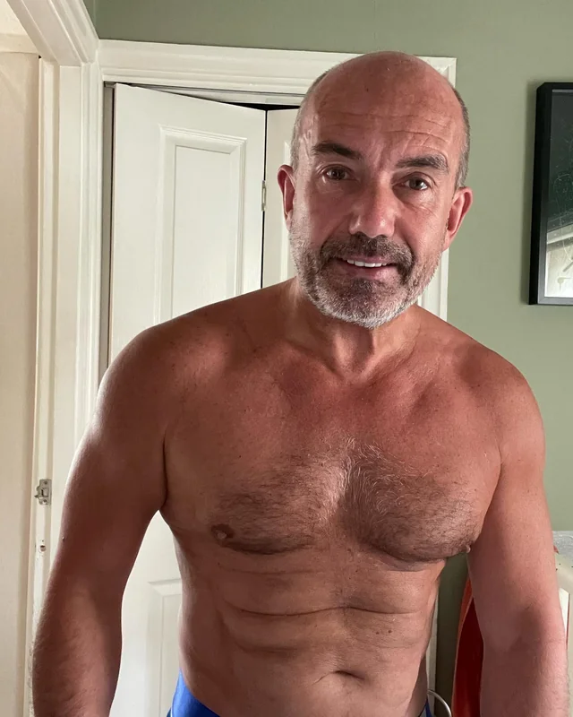 Mancsmale OnlyFans toned muscular male masseur