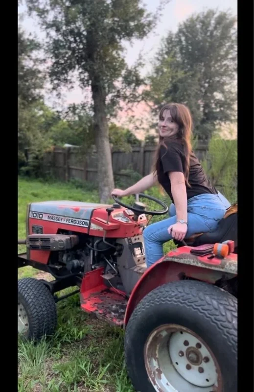 Mandy Mows OnlyFans creator with ASMR content.