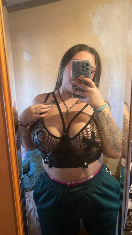Maraacr19 OnlyFans creator with exclusive content