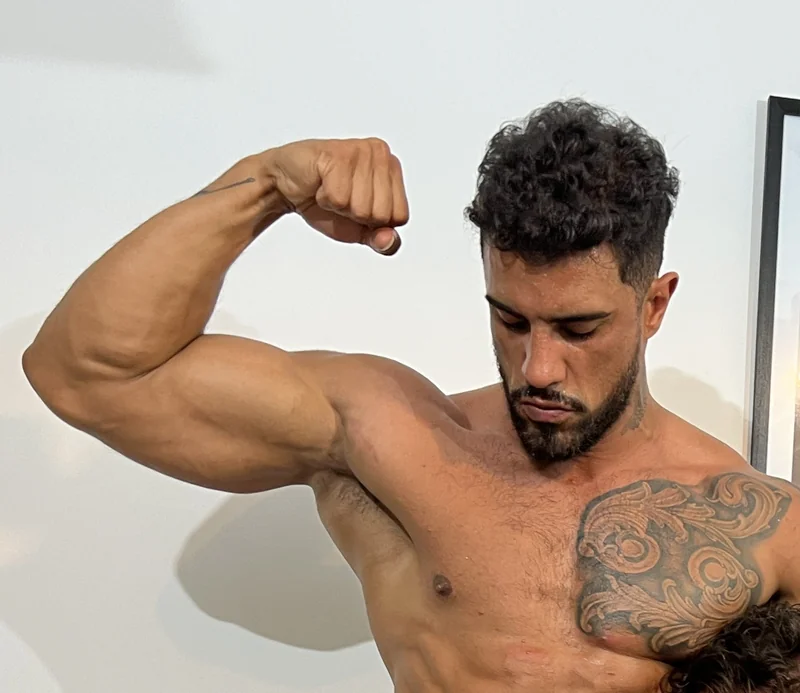 MorochoVIP OnlyFans creator with engaging content