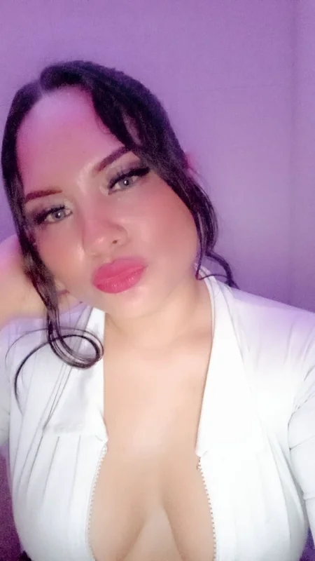 Salma OnlyFans creator with natural content