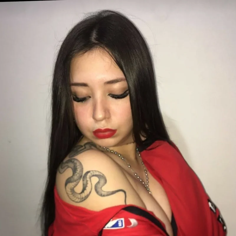 Marhotbby OnlyFans creator with exclusive content