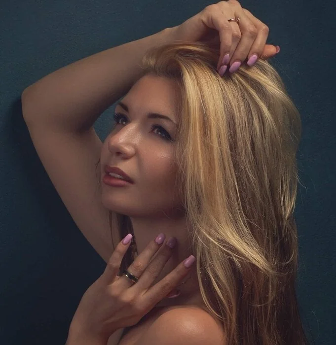 Marialovely OnlyFans creator with captivating content.