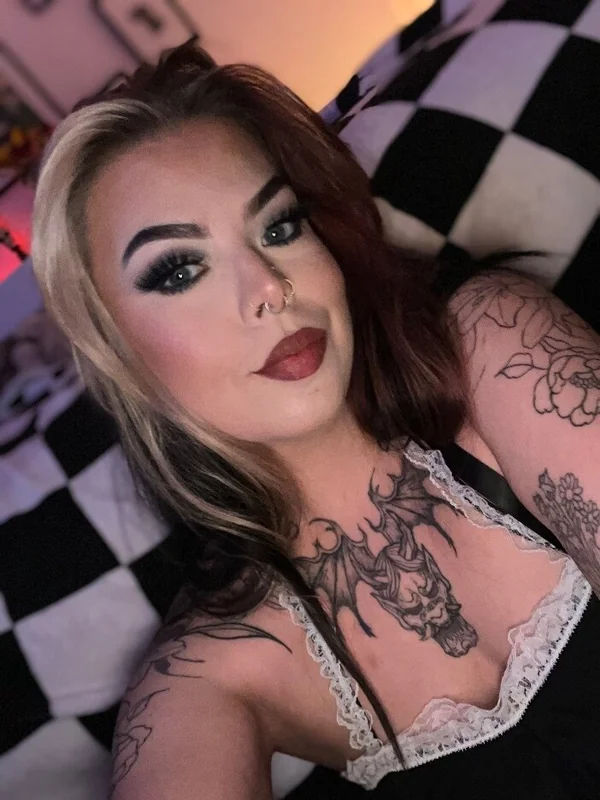 Mariamoon OnlyFans creator with exclusive content