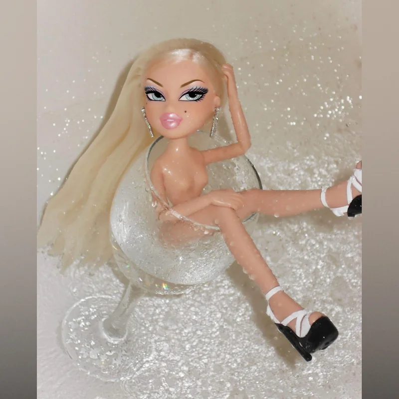 KITTYGLITZ OnlyFans tattooed housewife