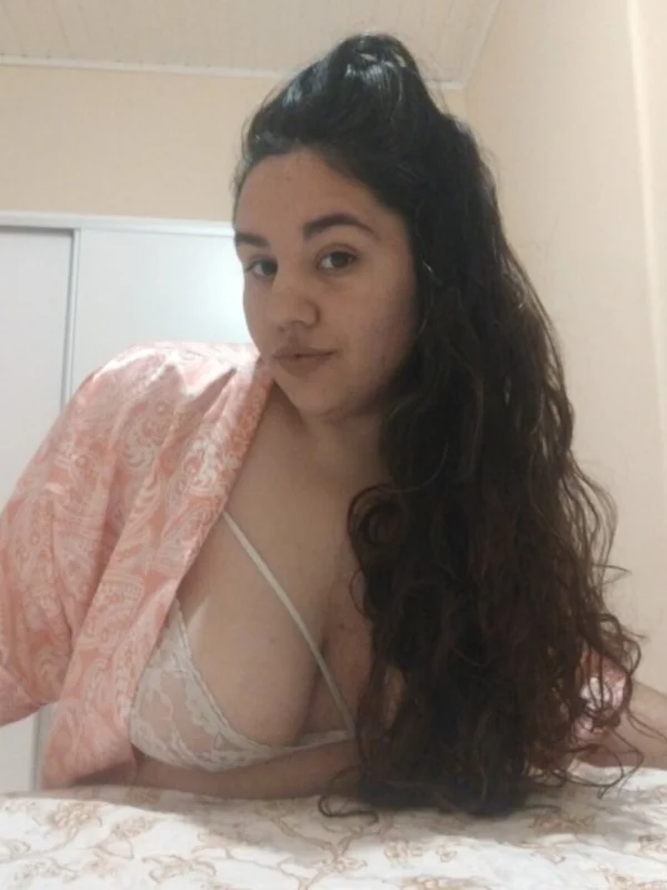 Amparo OnlyFans curvy hot creator