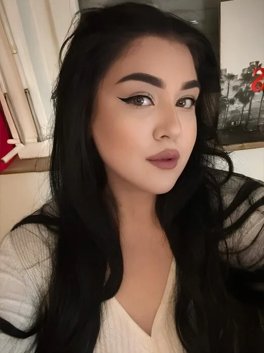 Maryana OnlyFans cheerful creator