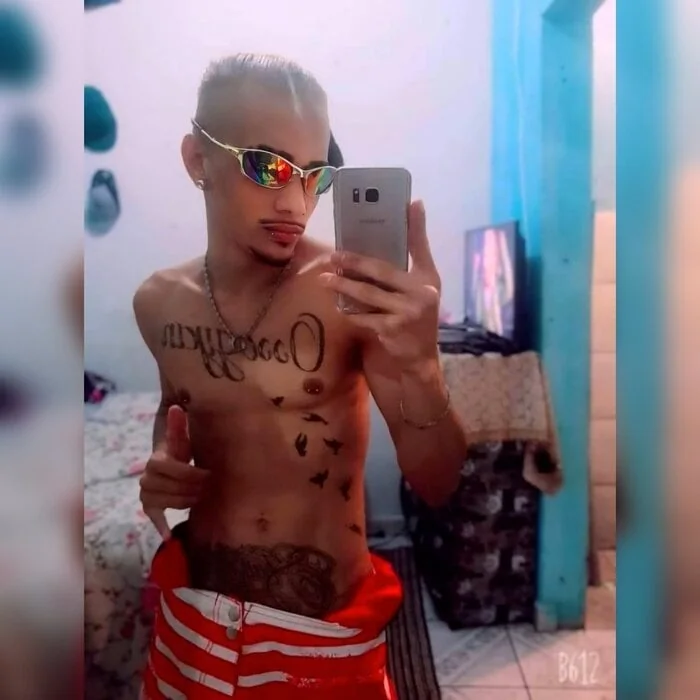 Menoortralha OnlyFans Brazilian adult content creator