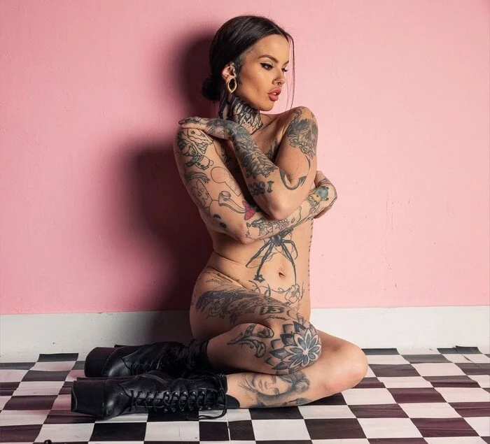 Mia OnlyFans creator profile