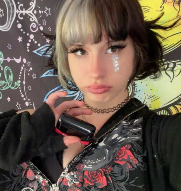 kat OnlyFans goth creator with glasses
