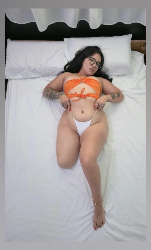 Mila Bunny OnlyFans amputee model