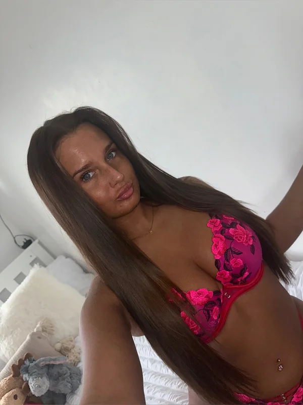millie x OnlyFans creator with cheeky charm
