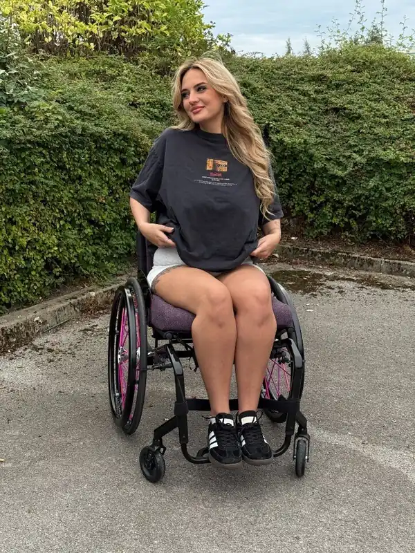 MimiMidnight OnlyFans creator wheelchair user