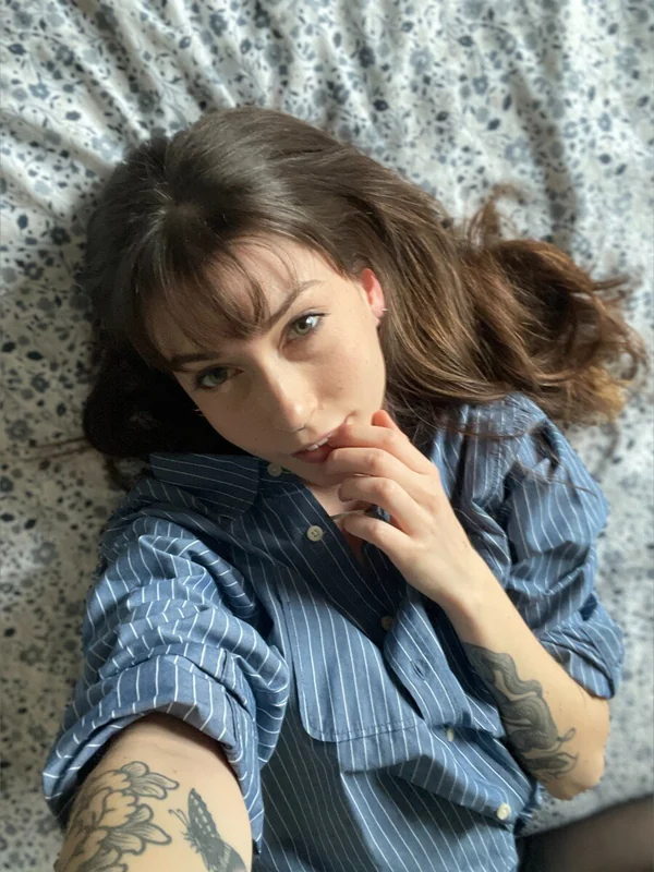 Minnie OnlyFans creator with artistic content