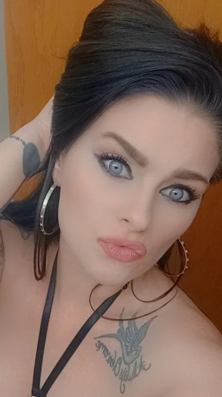 Mira Lynn OnlyFans Adult Entertainer