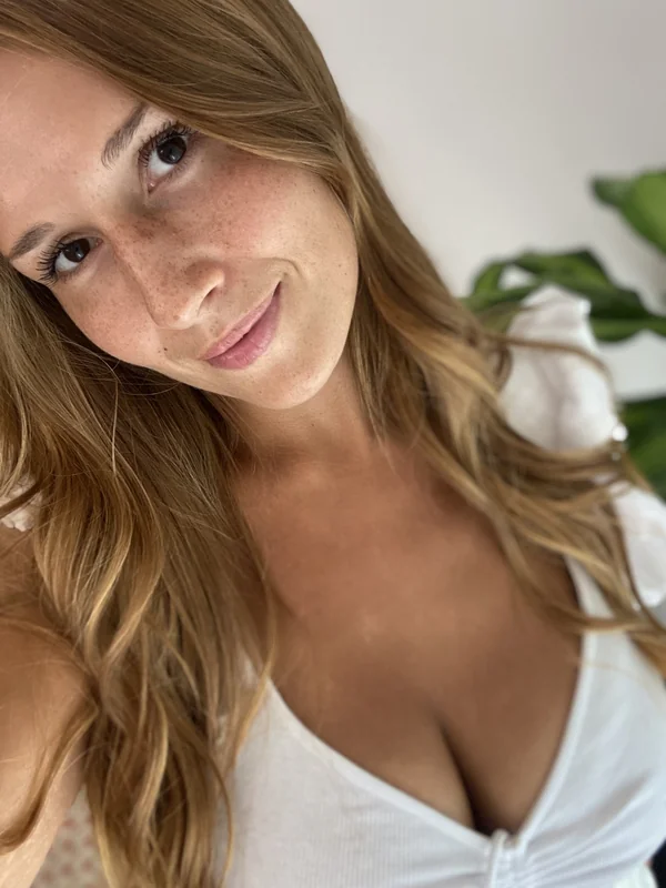 Anastasia OnlyFans creator with unique freckled beauty