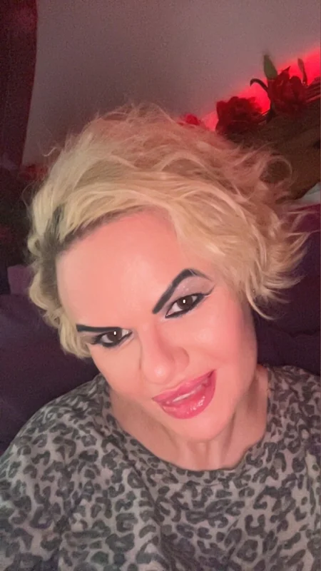 Missannaliseuk OnlyFans model with enhanced attributes