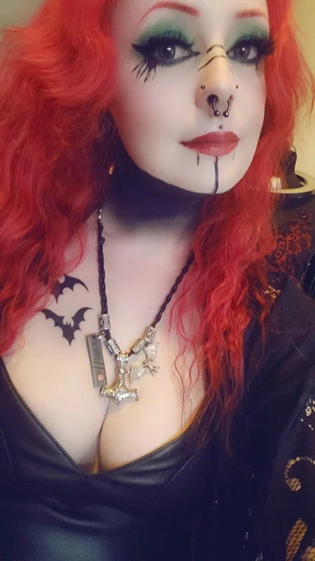 MissKLilth OnlyFans alternative curvy model