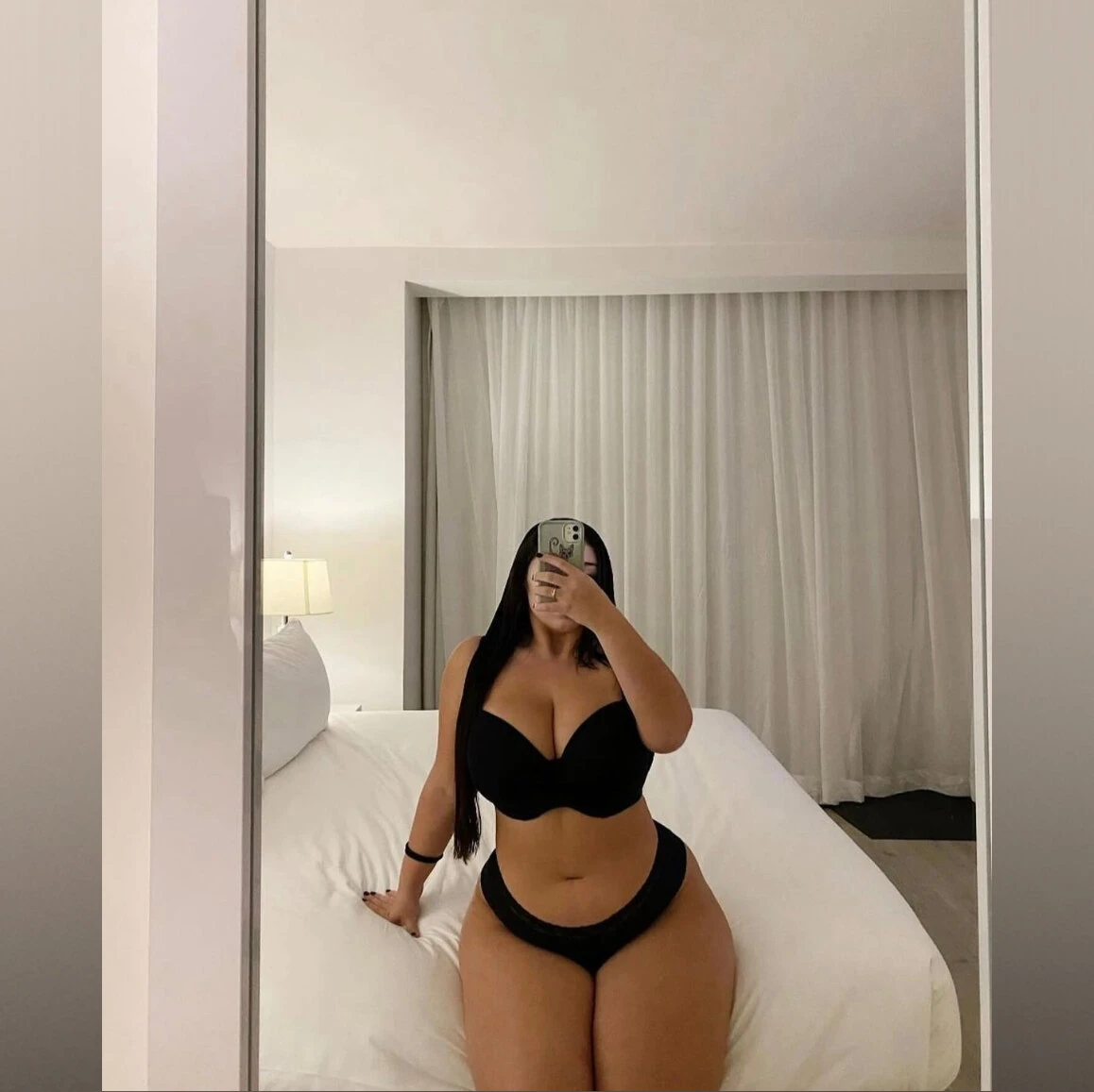 LOLA WHITE (@misslolawhite) OnlyFans exclusive creator profile photo