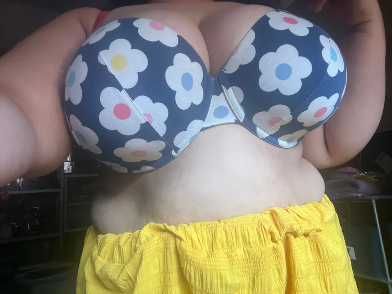 Miss M OnlyFans curvy Latina creator