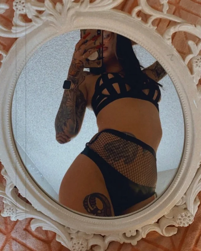 Mispots OnlyFans tattooed creator