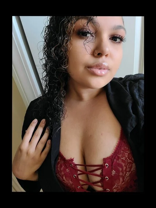 Nicole E. OnlyFans creator with exclusive content